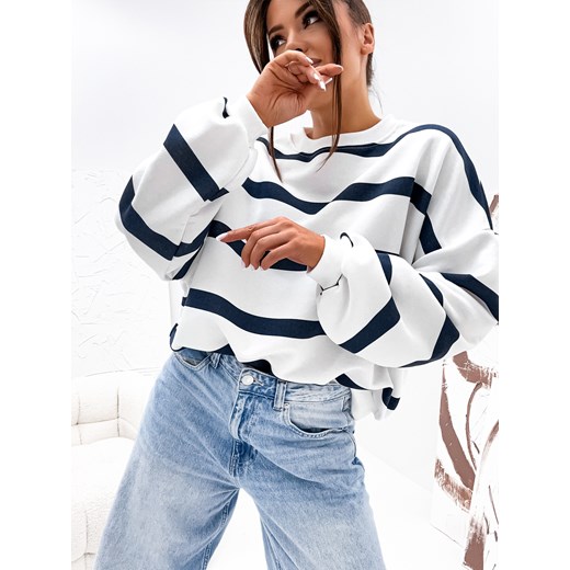 BLUZA OVERSIZE W PASKI- GRANATOWA ze sklepu olika.com.pl w kategorii Bluzy damskie - zdjęcie 184809191