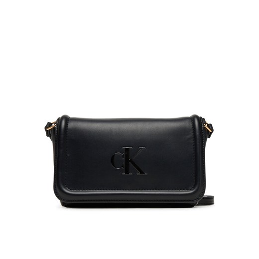 Calvin Klein Torebka Bold Ck Flap Crossbody LV04F1027G Czarny ze sklepu MODIVO w kategorii Listonoszki - zdjęcie 184811764