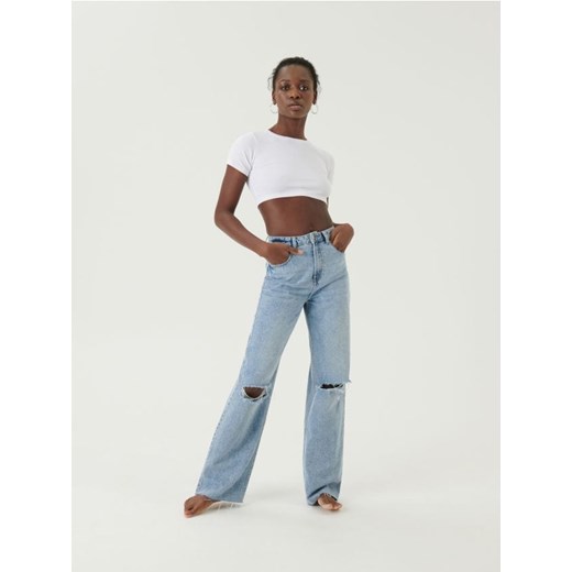 Sinsay - Crop top w prążki - biały ze sklepu Sinsay w kategorii Bluzki damskie - zdjęcie 184815094
