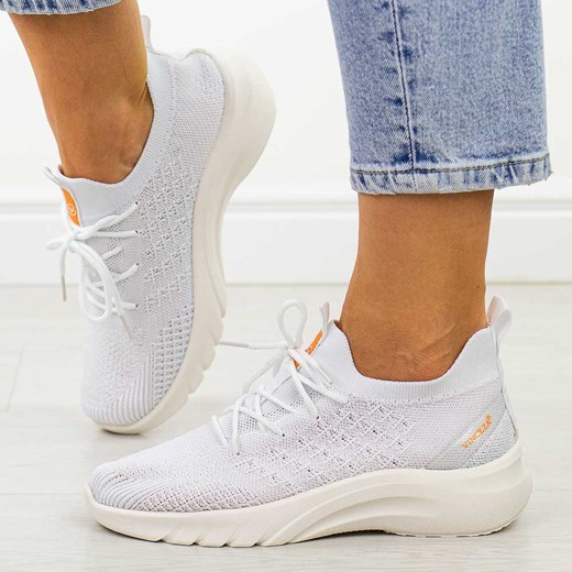 Białe sportowe buty damskie Vinceza 17365 ze sklepu suzana.pl w kategorii Buty sportowe damskie - zdjęcie 184824133
