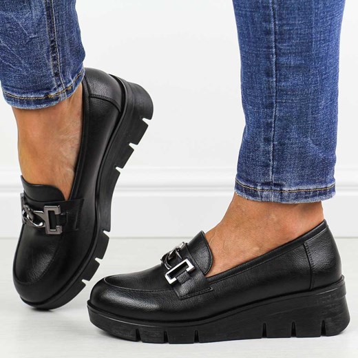 Czarne pu mokasyny damskie na koturnie Potocki 12490 - id: 29218 - marki Potocki - 184825790 Czarne pu mokasyny damskie na koturnie Potocki 12490 ze sklepu suzana.pl w kategorii Mokasyny damskie - zdjęcie 184825790