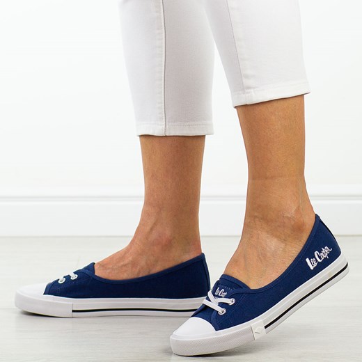 Granatowe tenisówki damskie Lee Cooper 1789 Lee Cooper 39 suzana.pl