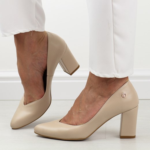 Beżowe Polskie czółenka damskie na słupku Prestige 2040 S128 ze sklepu suzana.pl w kategorii Czółenka - zdjęcie 184833911