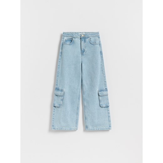 Reserved - Jeansy wide leg z kieszeniami cargo - niebieski ze sklepu Reserved w kategorii Spodnie dziewczęce - zdjęcie 184854193