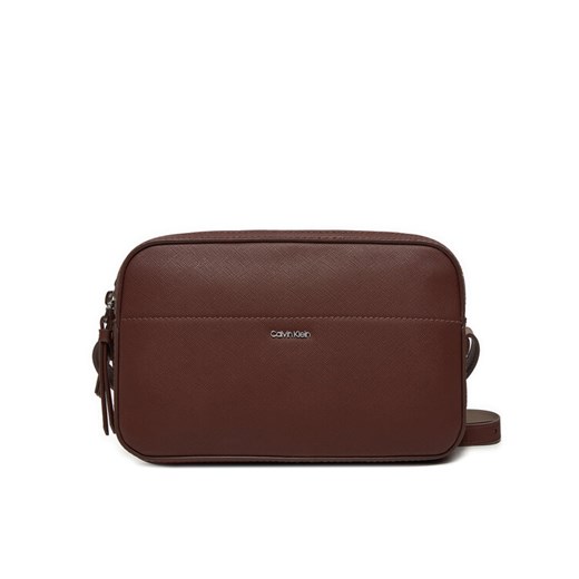 Torebka Calvin Klein Ck Business Camera Bag_Saffiano K60K612571 Brązowy ze sklepu eobuwie.pl w kategorii Listonoszki - zdjęcie 184856341