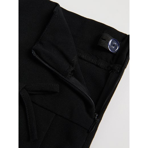 Reserved - Plisowana spódniczka z kokardkami - czarny Reserved 134 (8 lat) Reserved