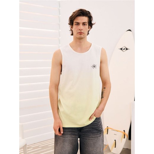 Sinsay - Tank top z efektem ombre i nadrukiem na plecach - zielony ze sklepu Sinsay w kategorii T-shirty męskie - zdjęcie 184915800