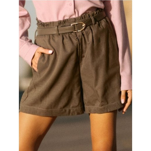 Sinsay - Szorty paperbag w stylu smart casual z paskiem - brązowy ze sklepu Sinsay w kategorii Szorty - zdjęcie 184923901