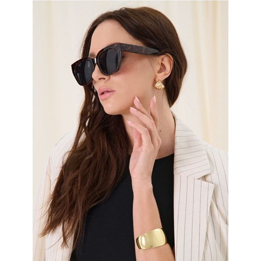 Sinsay - Okulary przeciwsłoneczne prostokątne - brązowy ze sklepu Sinsay w kategorii Okulary przeciwsłoneczne damskie - zdjęcie 184934314