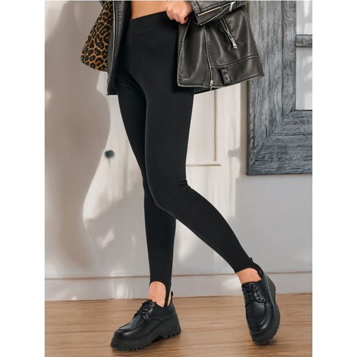 Sinsay - Legginsy z zapiętkiem - czarny ze sklepu Sinsay w kategorii Spodnie damskie - zdjęcie 184934414