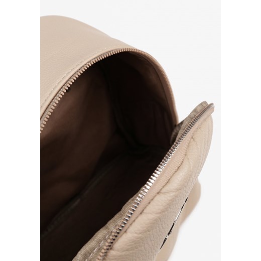 Beżowy Plecak Elegancki z Pikowaniem i Logo Iiloevi ONE SIZE born2be.pl