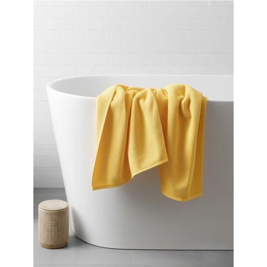 Sinsay - Szybkoschnący ręcznik z mikrofibry - żółty ze sklepu Sinsay w kategorii Ręczniki - zdjęcie 184940814