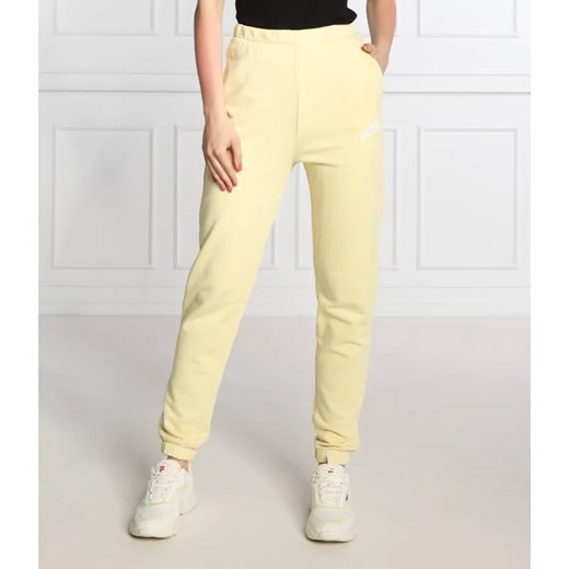GUESS ACTIVE Spodnie dresowe BRYONY | Regular Fit ze sklepu Gomez Fashion Store w kategorii Spodnie damskie - zdjęcie 184947383