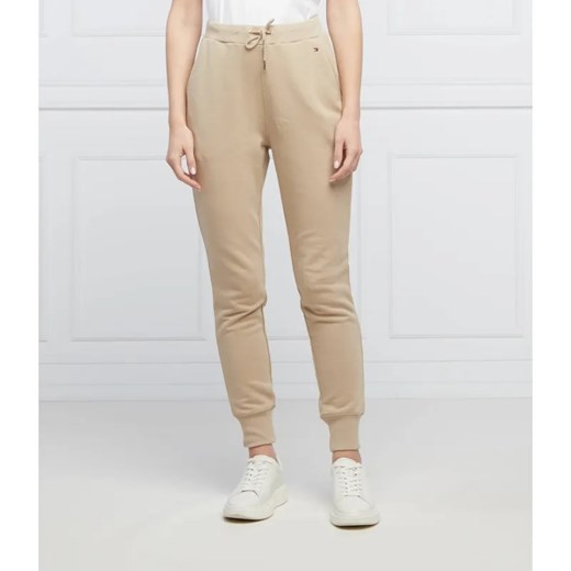 Tommy Hilfiger Spodnie dresowe | Regular Fit ze sklepu Gomez Fashion Store w kategorii Spodnie damskie - zdjęcie 184948360