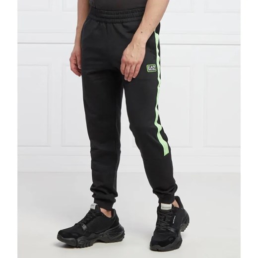 EA7 Spodnie dresowe | Regular Fit ze sklepu Gomez Fashion Store w kategorii Spodnie męskie - zdjęcie 184948423