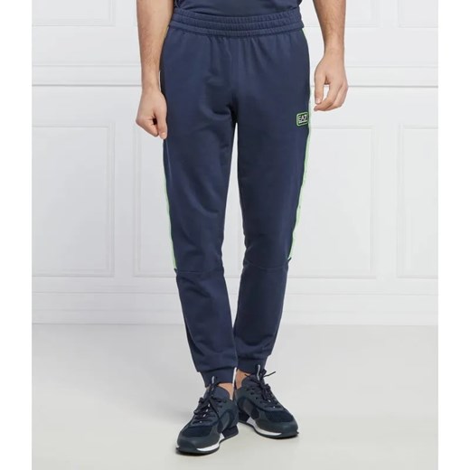 EA7 Spodnie dresowe | Regular Fit ze sklepu Gomez Fashion Store w kategorii Spodnie męskie - zdjęcie 184948432