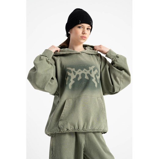 Khaki bluza z kapturem oversize z autorską grafiką z przodu, kolor - khaki, rozmiar - 146 ze sklepu REPORTER w kategorii Bluzy dziewczęce - zdjęcie 184949252