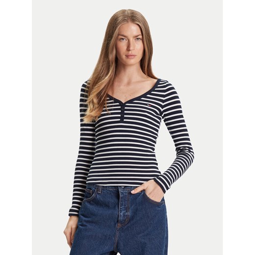 Tommy Jeans Bluzka Henley DW0DW20903 Granatowy Slim Fit ze sklepu MODIVO w kategorii Bluzki damskie - zdjęcie 184957461