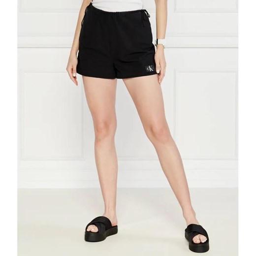 Calvin Klein Jeans Szorty Ankle | Regular Fit ze sklepu Gomez Fashion Store w kategorii Szorty - zdjęcie 184979754