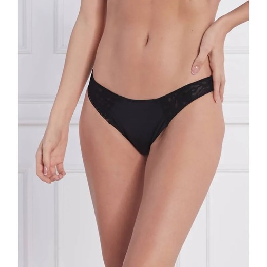 Calvin Klein Underwear Stringi ze sklepu Gomez Fashion Store w kategorii Majtki damskie - zdjęcie 185000834