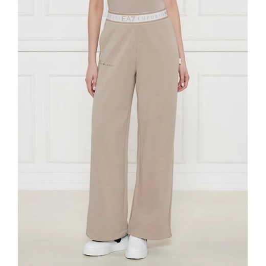 EA7 Spodnie dresowe | flare fit ze sklepu Gomez Fashion Store w kategorii Spodnie damskie - zdjęcie 185001754