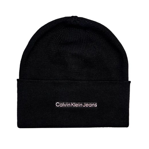 Calvin Klein Jeans Czapka INST EMBRO ze sklepu Gomez Fashion Store w kategorii Czapki zimowe damskie - zdjęcie 185002320