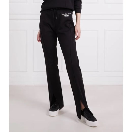 Calvin Klein Jeans Spodnie dresowe | Regular Fit ze sklepu Gomez Fashion Store w kategorii Spodnie damskie - zdjęcie 185002362