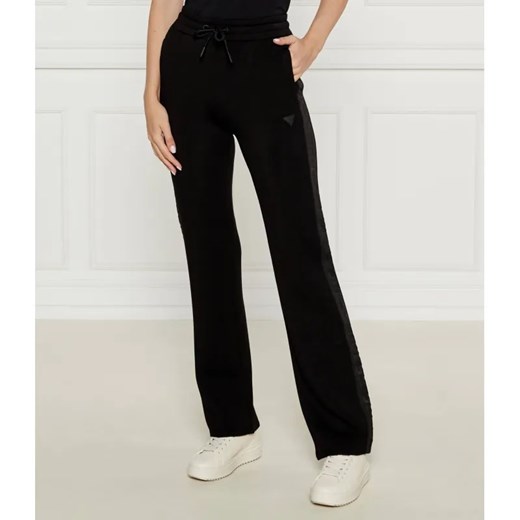GUESS ACTIVE Spodnie dresowe | Regular Fit ze sklepu Gomez Fashion Store w kategorii Spodnie damskie - zdjęcie 185004714