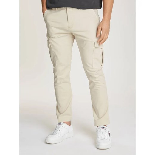 Tommy Jeans Spodnie cargo AUSTIN | Slim Fit ze sklepu Gomez Fashion Store w kategorii Spodnie męskie - zdjęcie 185005091