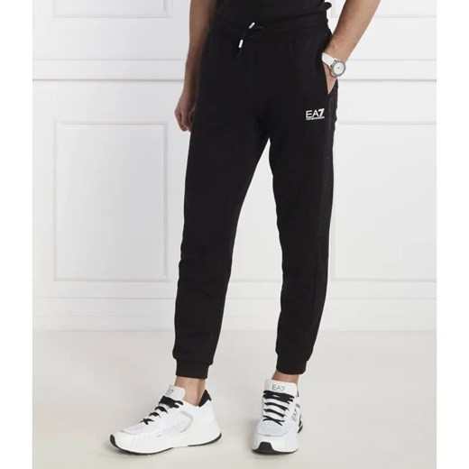 EA7 Spodnie dresowe | Regular Fit ze sklepu Gomez Fashion Store w kategorii Spodnie męskie - zdjęcie 185005884