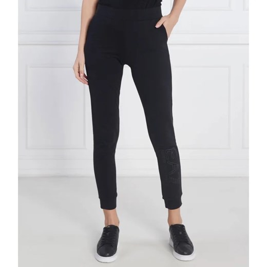 EA7 Spodnie dresowe | Slim Fit ze sklepu Gomez Fashion Store w kategorii Spodnie damskie - zdjęcie 185007241