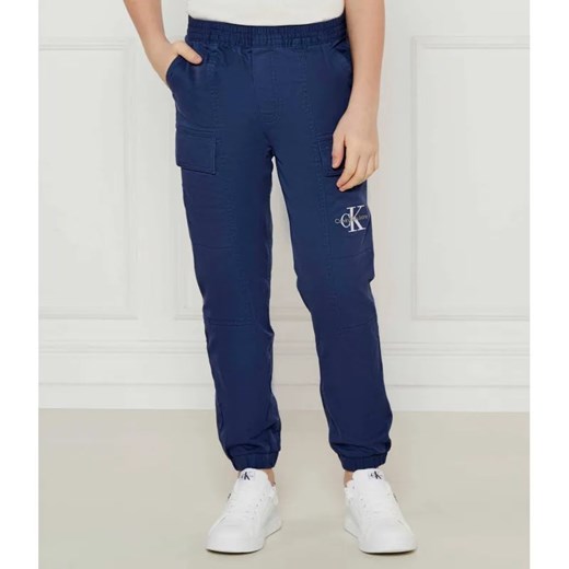 Calvin Klein Jeans Spodnie cargo Essential | Regular Fit ze sklepu Gomez Fashion Store w kategorii Spodnie chłopięce - zdjęcie 185008142