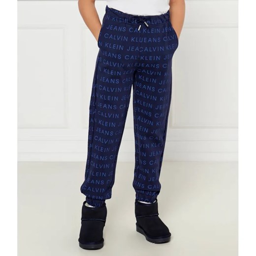 Calvin Klein Jeans Spodnie jogger | Regular Fit ze sklepu Gomez Fashion Store w kategorii Spodnie chłopięce - zdjęcie 185008423