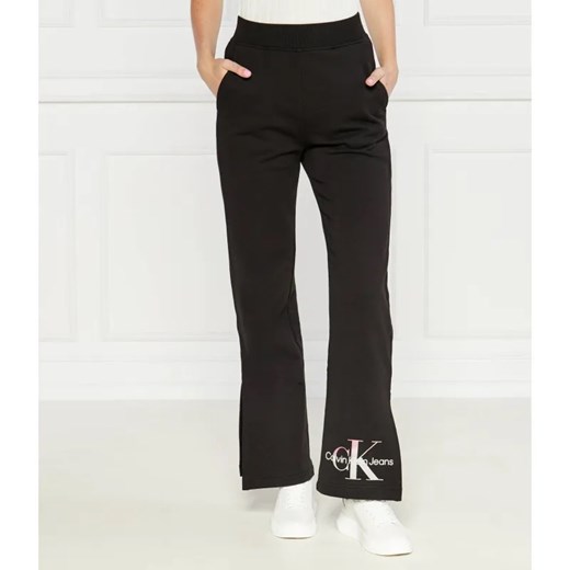 Calvin Klein Jeans Spodnie dresowe DIFFUSED | flare fit ze sklepu Gomez Fashion Store w kategorii Spodnie damskie - zdjęcie 185009620