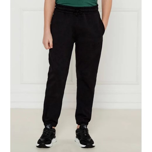 Guess Spodnie dresowe | Regular Fit ze sklepu Gomez Fashion Store w kategorii Spodnie chłopięce - zdjęcie 185010610
