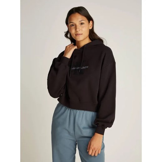 Calvin Klein Jeans Bluza CHENILLE | Cropped Fit ze sklepu Gomez Fashion Store w kategorii Bluzy damskie - zdjęcie 185011544