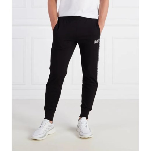 EA7 Spodnie dresowe | Regular Fit ze sklepu Gomez Fashion Store w kategorii Spodnie męskie - zdjęcie 185012224
