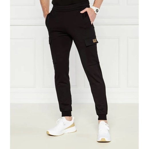 EA7 Spodnie dresowe | Slim Fit ze sklepu Gomez Fashion Store w kategorii Spodnie męskie - zdjęcie 185012232