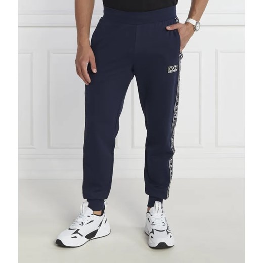 EA7 Spodnie dresowe | Regular Fit ze sklepu Gomez Fashion Store w kategorii Spodnie męskie - zdjęcie 185012294