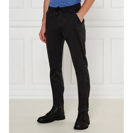 Tommy Jeans Spodnie jogger TJM AUSTIN | Slim Fit ze sklepu Gomez Fashion Store w kategorii Spodnie męskie - zdjęcie 185013680