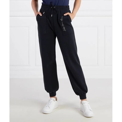 EA7 Spodnie dresowe | Regular Fit ze sklepu Gomez Fashion Store w kategorii Spodnie damskie - zdjęcie 185013723