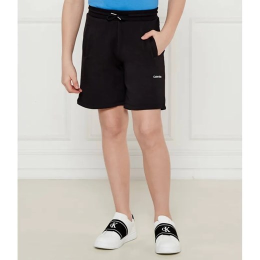 Calvin Klein Jeans Szorty | Regular Fit ze sklepu Gomez Fashion Store w kategorii Spodenki chłopięce - zdjęcie 185013942