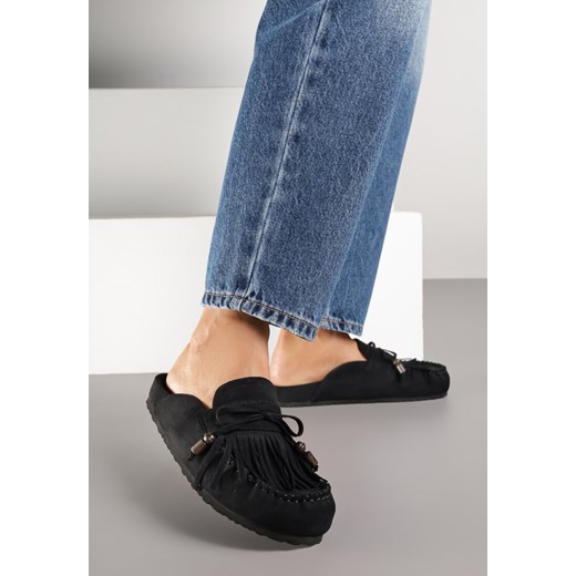 Czarne Klapki Ozdobione Kokardą i Frędzlami Felindrise - id: 9716-38-BLACK - marki Renee - 185019831 Czarne Klapki Ozdobione Kokardą i Frędzlami Felindrise ze sklepu renee.pl w kategorii Klapki damskie - zdjęcie 185019831