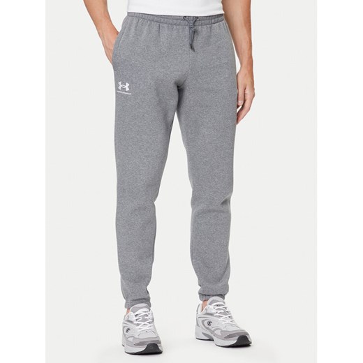 Under Armour Spodnie dresowe UA Essential Fleece Jogger 1373882 Szary Regular Fit ze sklepu MODIVO w kategorii Spodnie męskie - zdjęcie 185034910