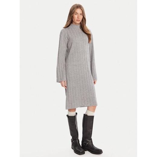 Barbour Sukienka dzianinowa Sophia LDR0939GY71 Szary Regular Fit ze sklepu MODIVO w kategorii Sukienki - zdjęcie 185040832