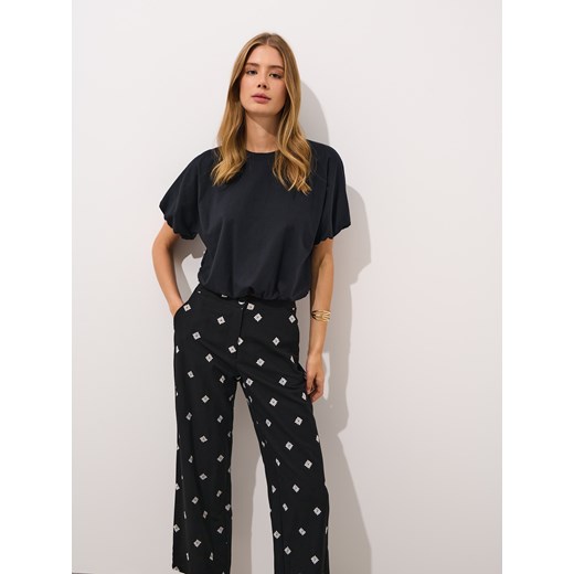 Mohito - Bawełniany czarny t-shirt - czarny ze sklepu Mohito w kategorii Bluzki damskie - zdjęcie 185045121