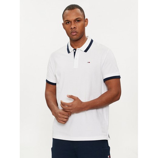 Tommy Jeans Polo DM0DM18313 Biały Regular Fit ze sklepu MODIVO w kategorii T-shirty męskie - zdjęcie 185059574