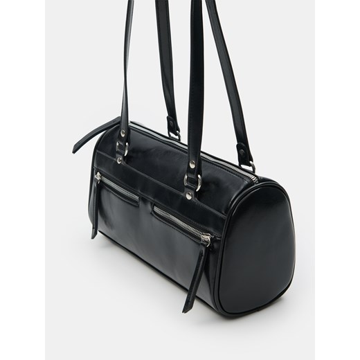 Sinsay - Torebka na ramię z imitacji skóry w stylu retro - czarny Sinsay One Size Sinsay