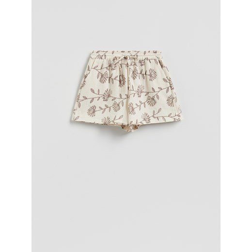 Reserved - Muślinowe szorty ze wzorem - kremowy ze sklepu Reserved w kategorii Szorty - zdjęcie 185063510