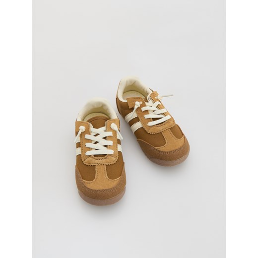 Reserved - Sportowe buty - brązowy ze sklepu Reserved w kategorii Buty sportowe dziecięce - zdjęcie 185074623